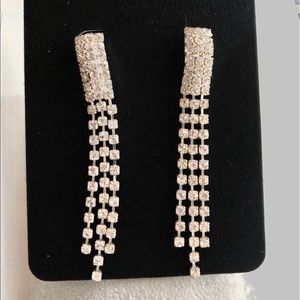Pave diamond drop earrings! 💝